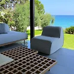 Villa Iconic Prive Beachfront Mola Kalyva