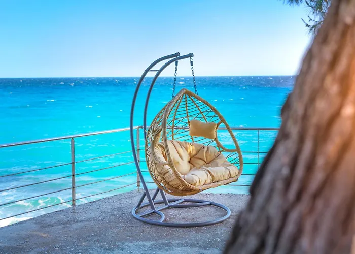 Iconic Prive Beachfront Villa *