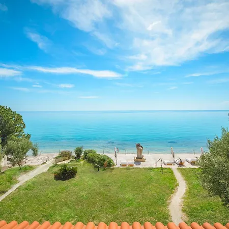 Iconic Prive Beachfront * Mola Kalyva