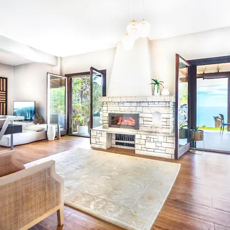 Iconic Prive Beachfront *