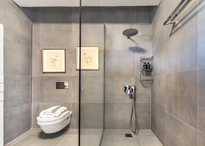 Iconic Prive Beachfront Mola Kalyva