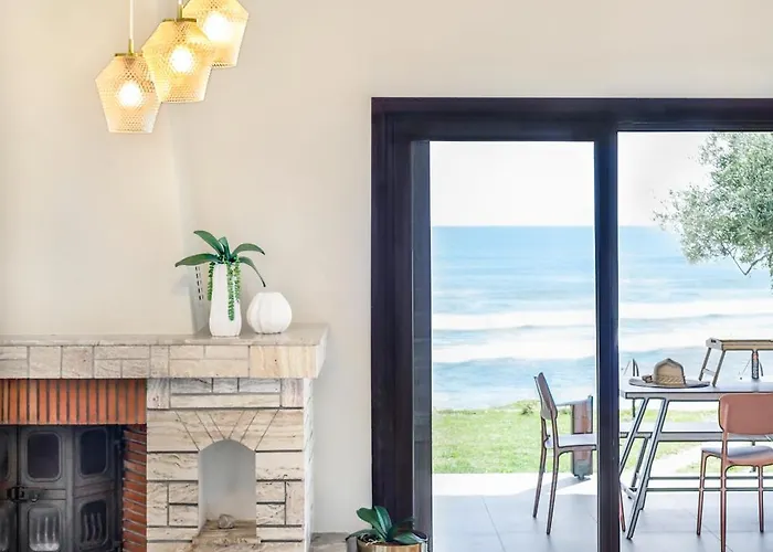 Iconic Prive Beachfront Villa *