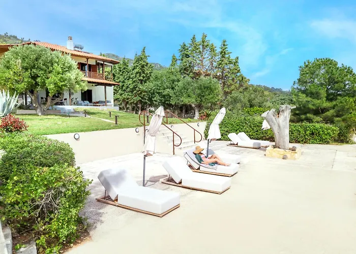 Iconic Prive Beachfront Villa Mola Kalyva